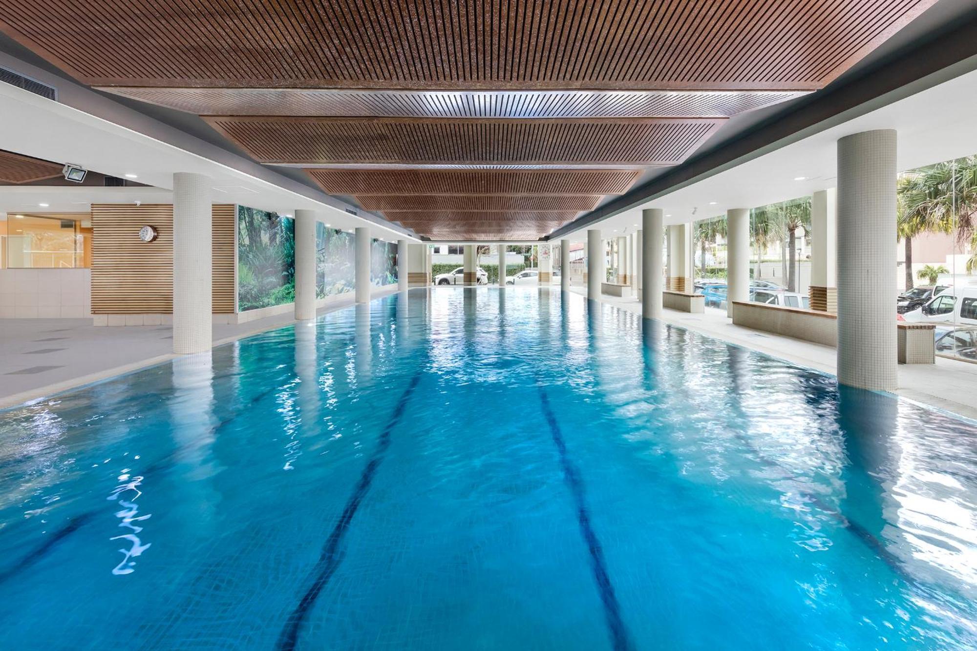 Meriton Suites Waterloo Sydney Bagian luar foto The pool at the Royal Adelaide Hospital