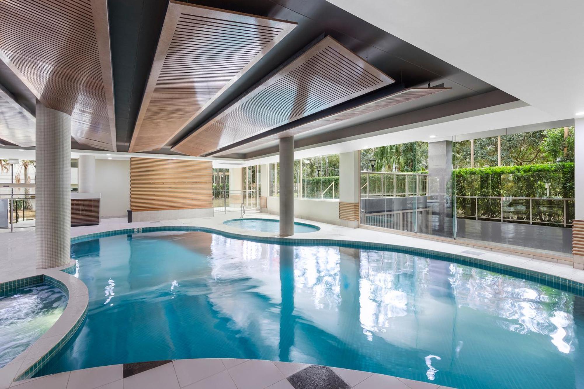 Meriton Suites Waterloo Sydney Bagian luar foto The pool at the 2011 Commonwealth Games Village